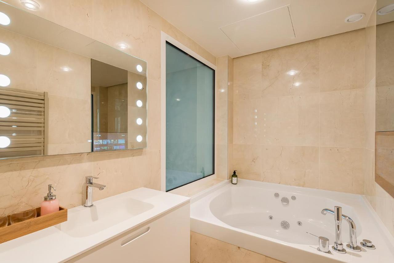 Sejour Au Taj Proche Tour-Eiffel Apartment ปารีส ภายนอก รูปภาพ